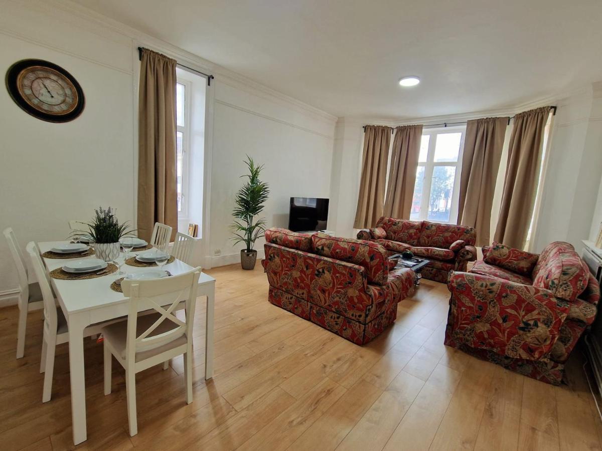 Spacious 4 Bedroom Apartment In Amazing Location London Exterior photo